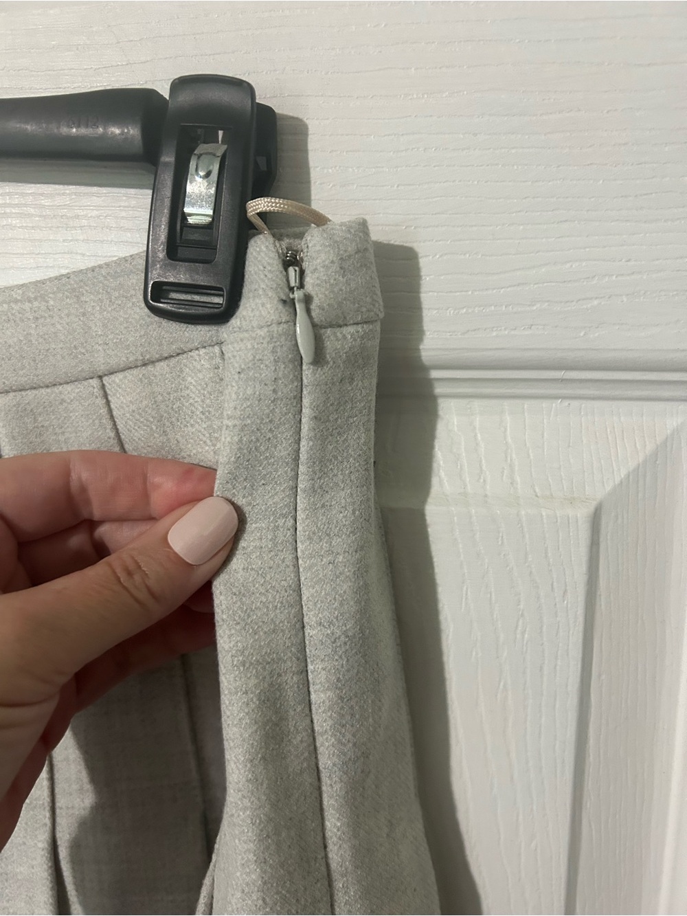Aritzia Wilfred Juliet Mid-Rise Pleated Skirt in Herring/Birch Size 2 Lined - Picture 5 of 9